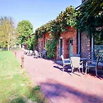 Gutshof *